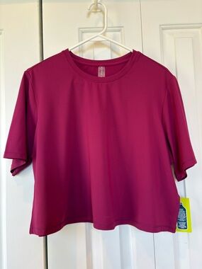 Vively Activewear Cropped T-Shirt - Size Large